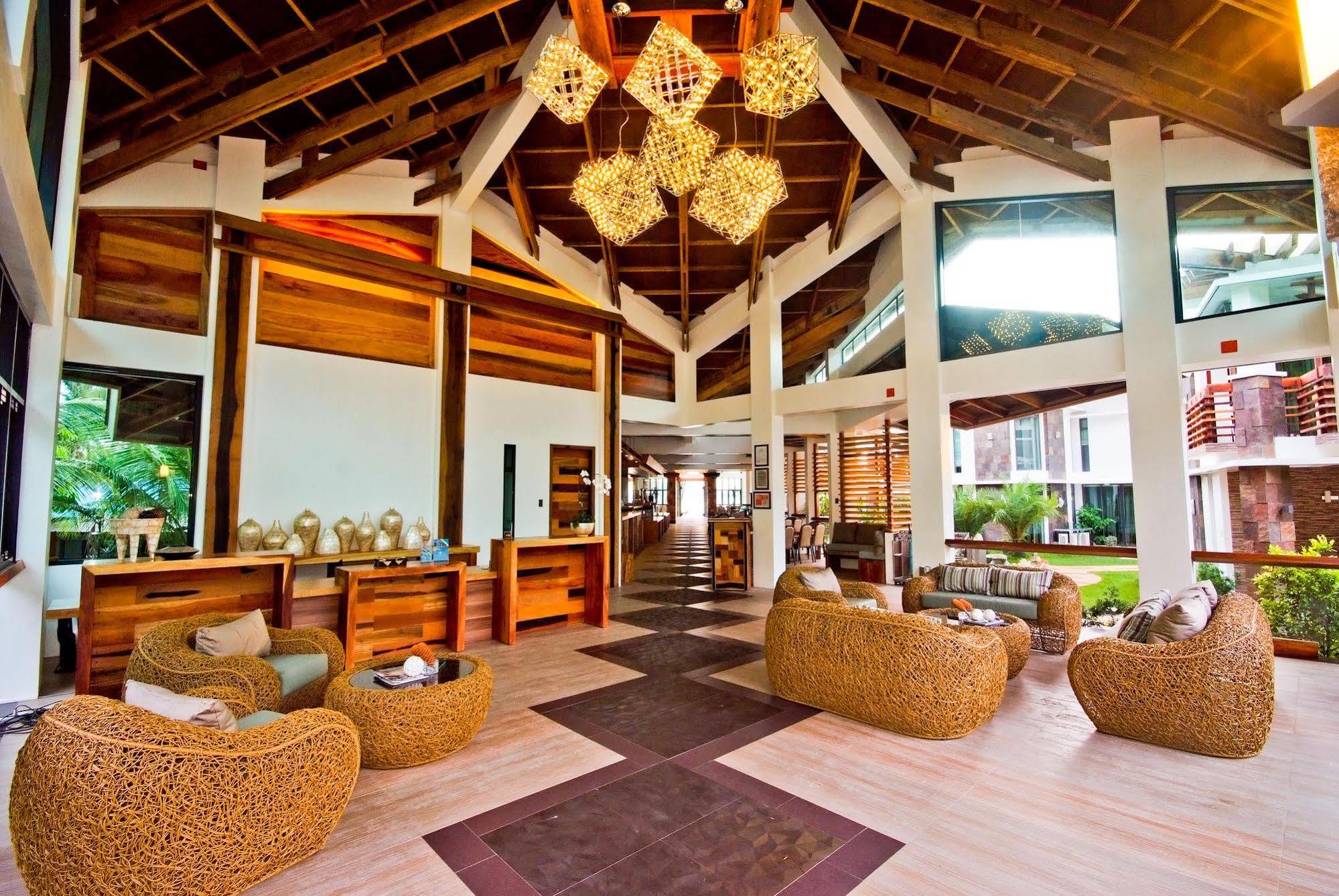 Infinity Resort Puerto Galera Exteriör bild